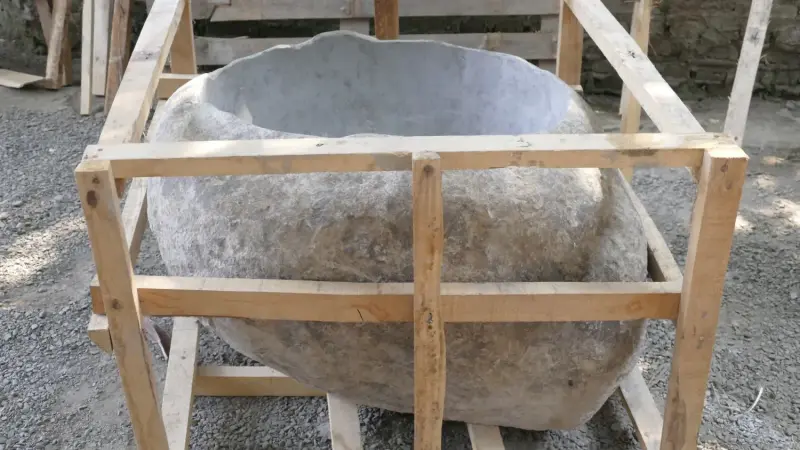 Product image of the product “Basin from Riverstone, Natural surface, polished inside. Length 80 cm, Width 75 cm, Height 51 cm, Depth 39 cm. ”